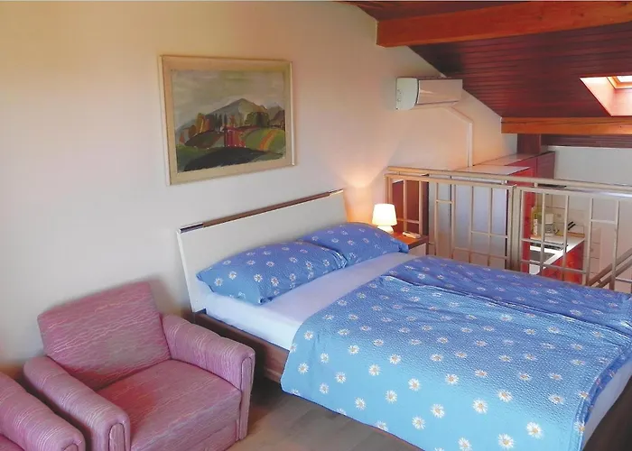 Lovely In With Kitchen פיראן