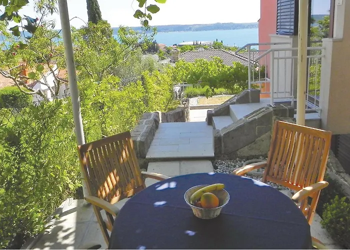 Lovely In With Kitchen شقة